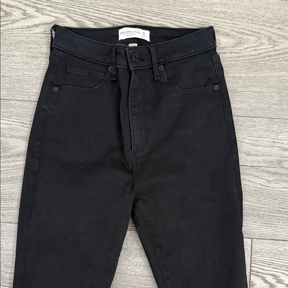 Never Worn Black skinny Jeans